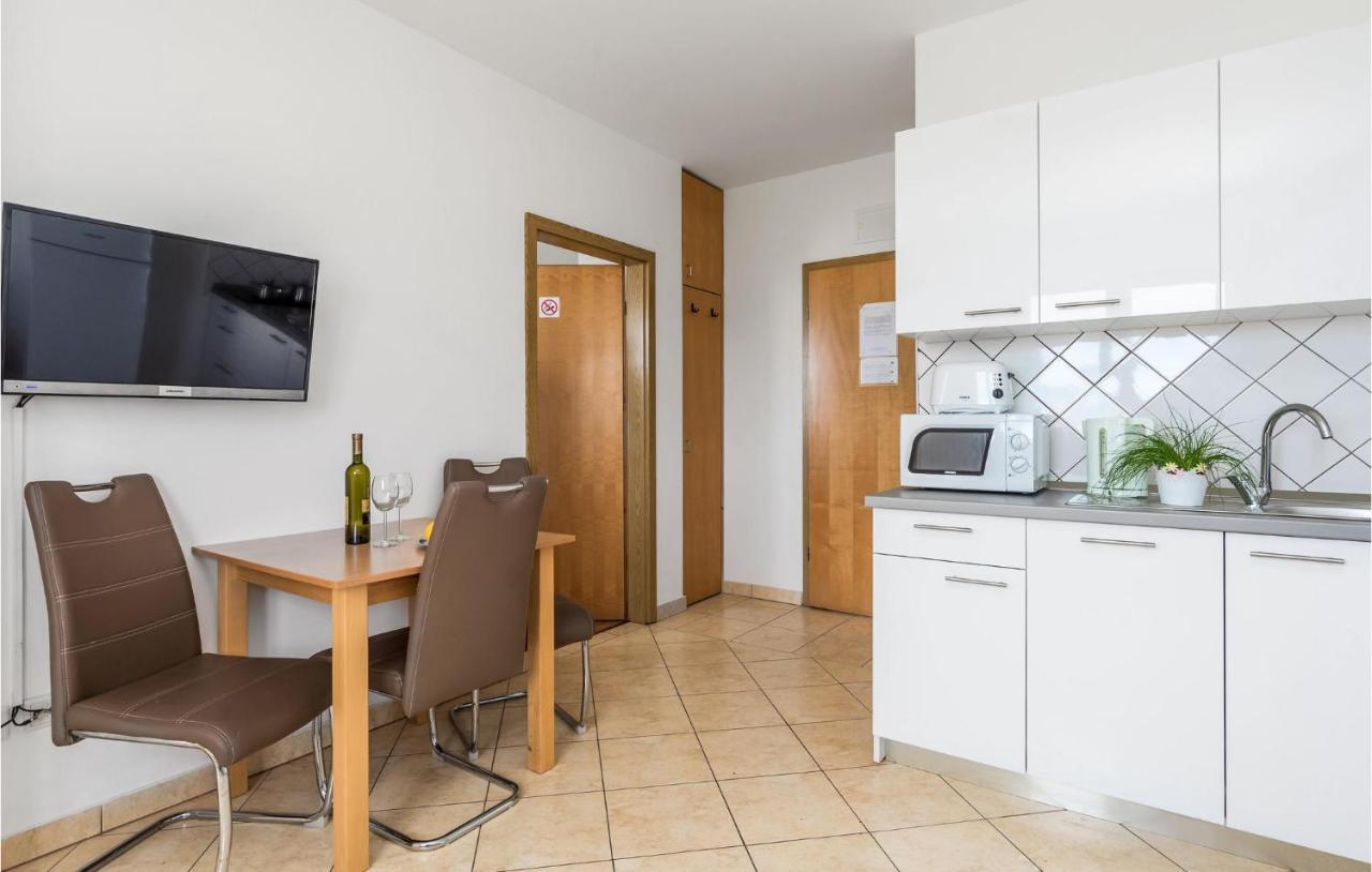 Nice Apartment In Volosko With Kitchen Luaran gambar